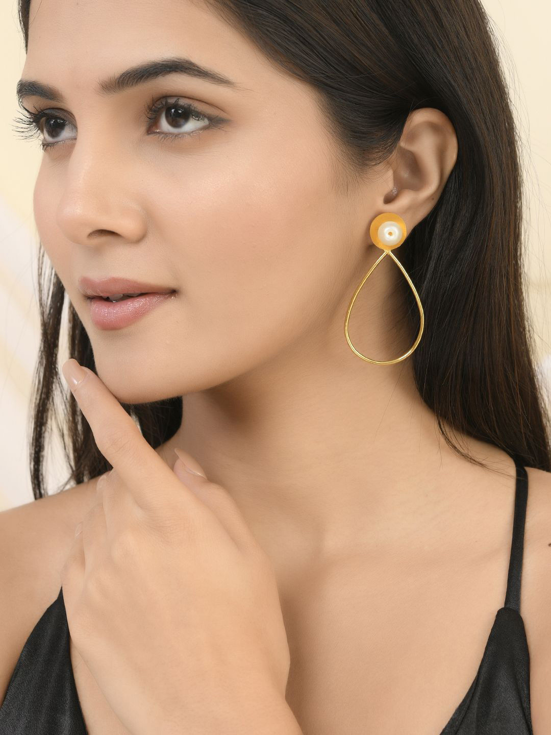 Silvermerc Designs Gold-Plated Pearl Teardrop Shaped Drop Earrings
