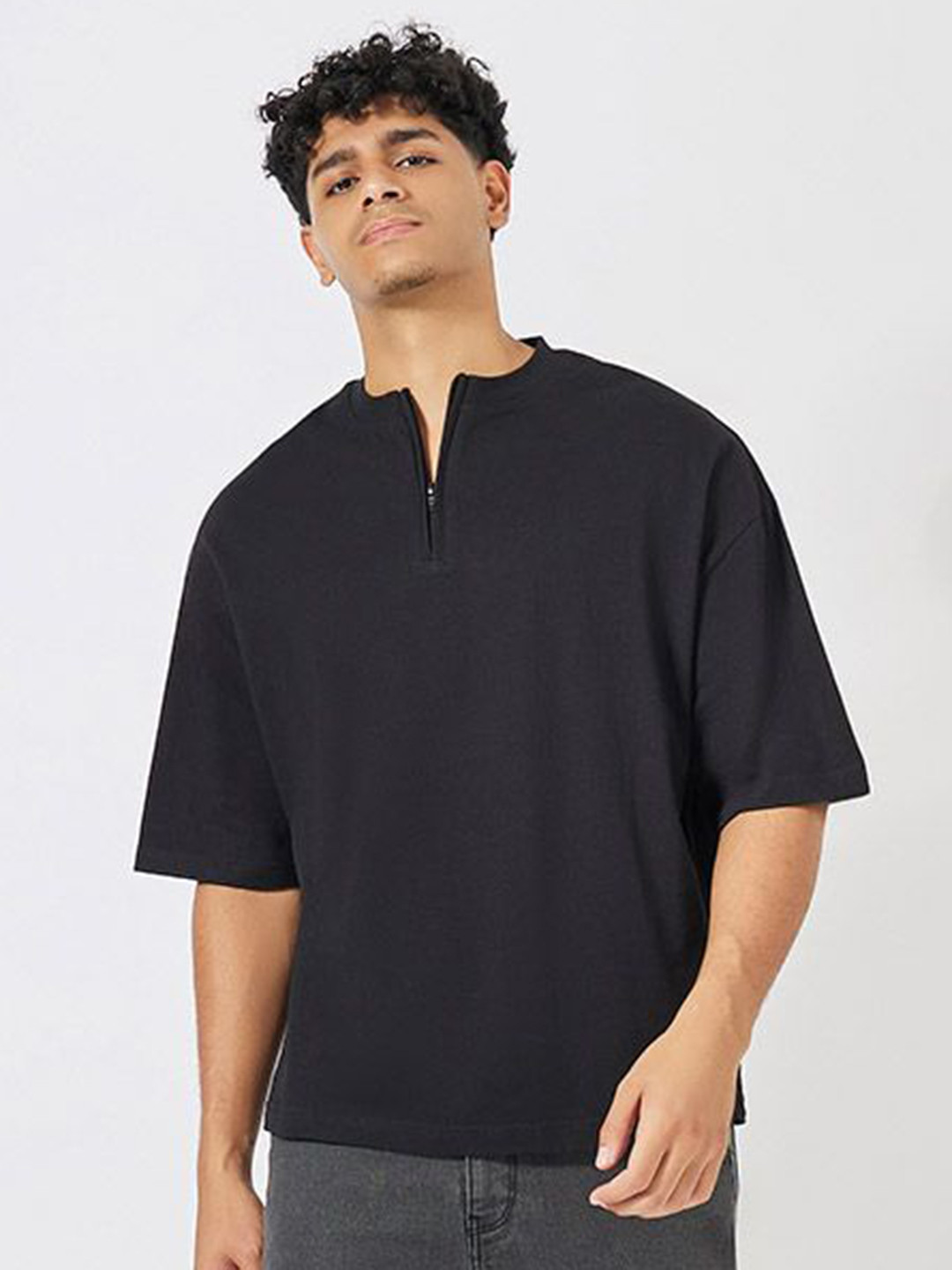 Styli Men Boxy Fitted Solid Heavy Jersey Zip Henley Neck T-shirt