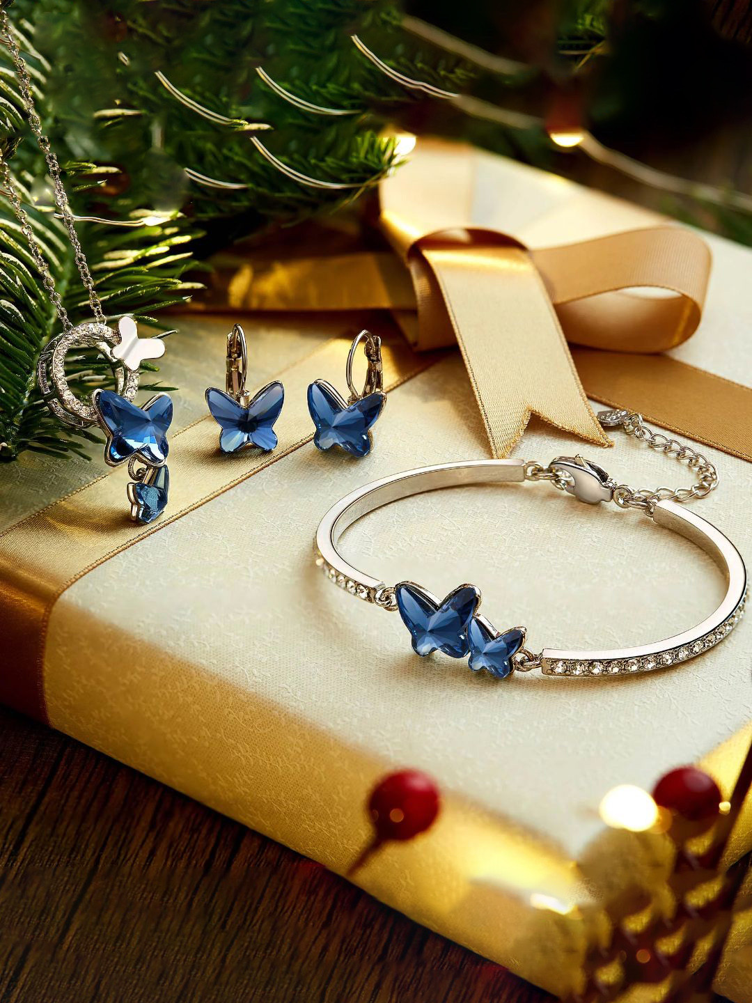 DressBerry Blue Silver-Plated Crystals Stone Studded Jewellery Set