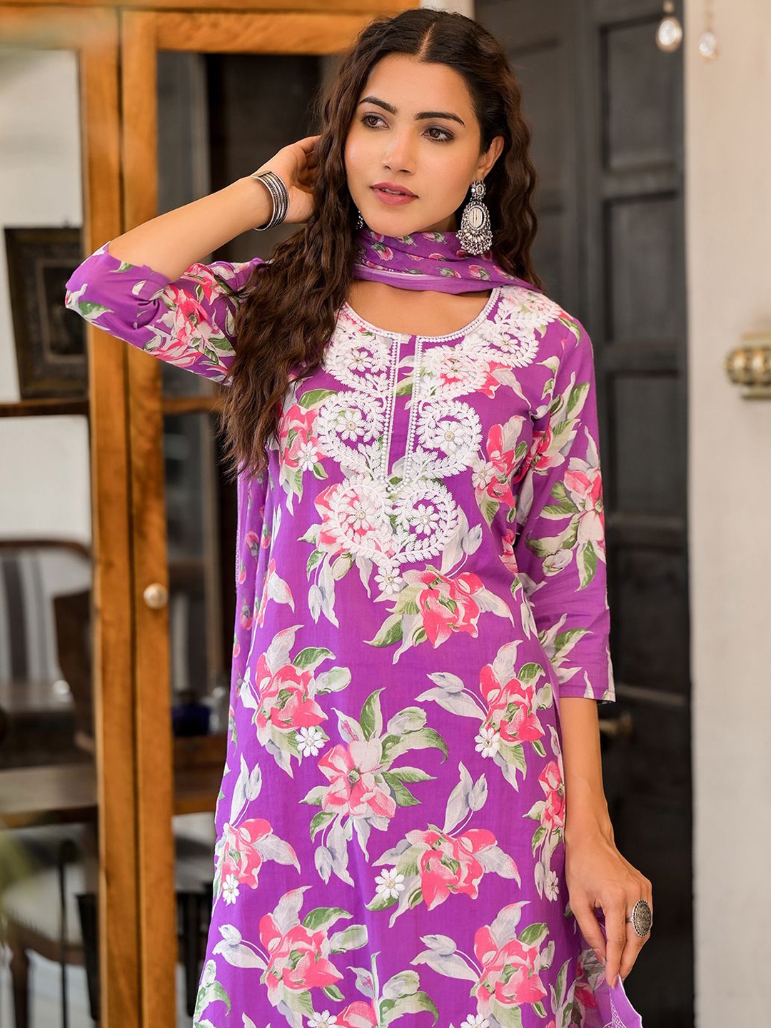 Sangria Purple Floral Printed Embroidered Straight Kurta With Trousers & Dupatta - Kurta Sets for Women 30287282 | Myntra