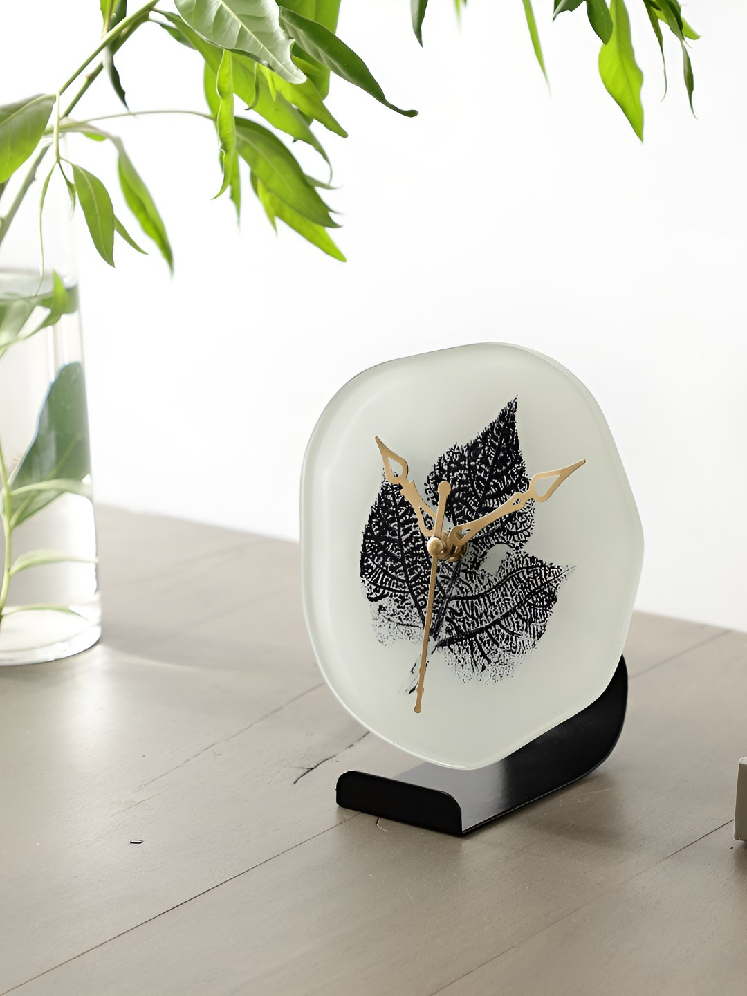 Decor de Maison Alina Leaf Glass Embossed Glass Large Display Battery Analogue Table Clock
