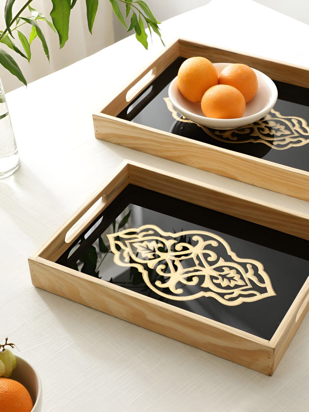 Decor de Maison Zamora Black & Beige 2 Pieces Embossed Glass Serving Trays
