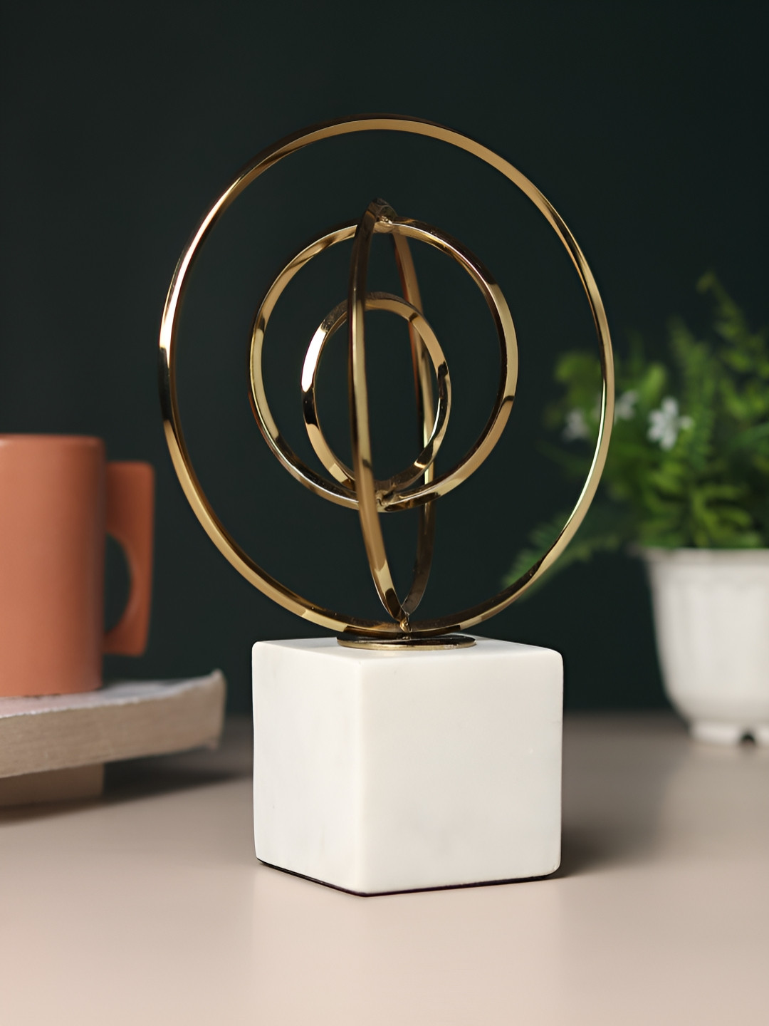 Decor de Maison Seamless Circle Ensemble Gold Metal Metallic Living Room Small Showpiece - 8.7 Inches