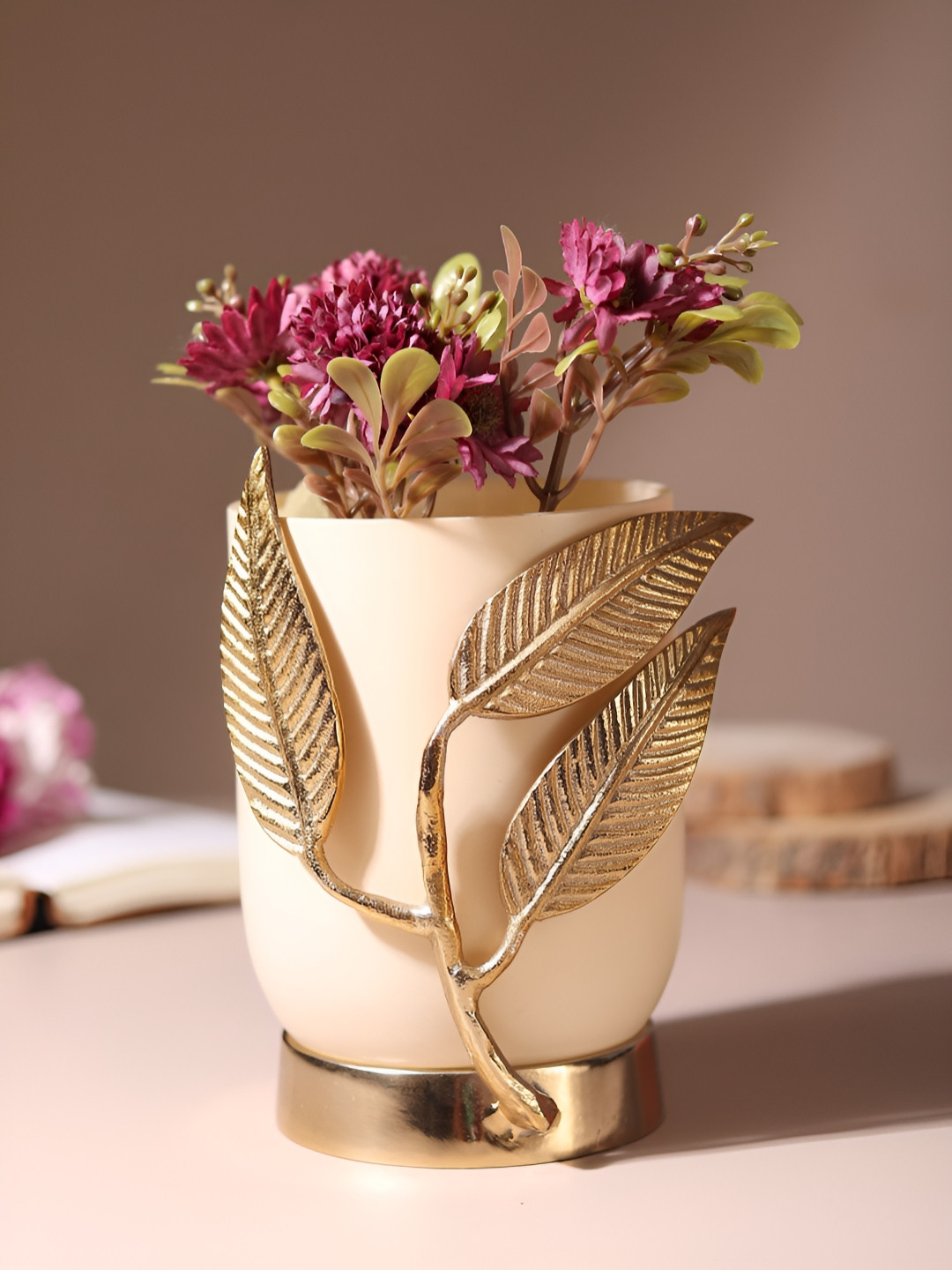 Decor de Maison Cream Coloured & Gold toned Leaf Glass Vase With Metal Base