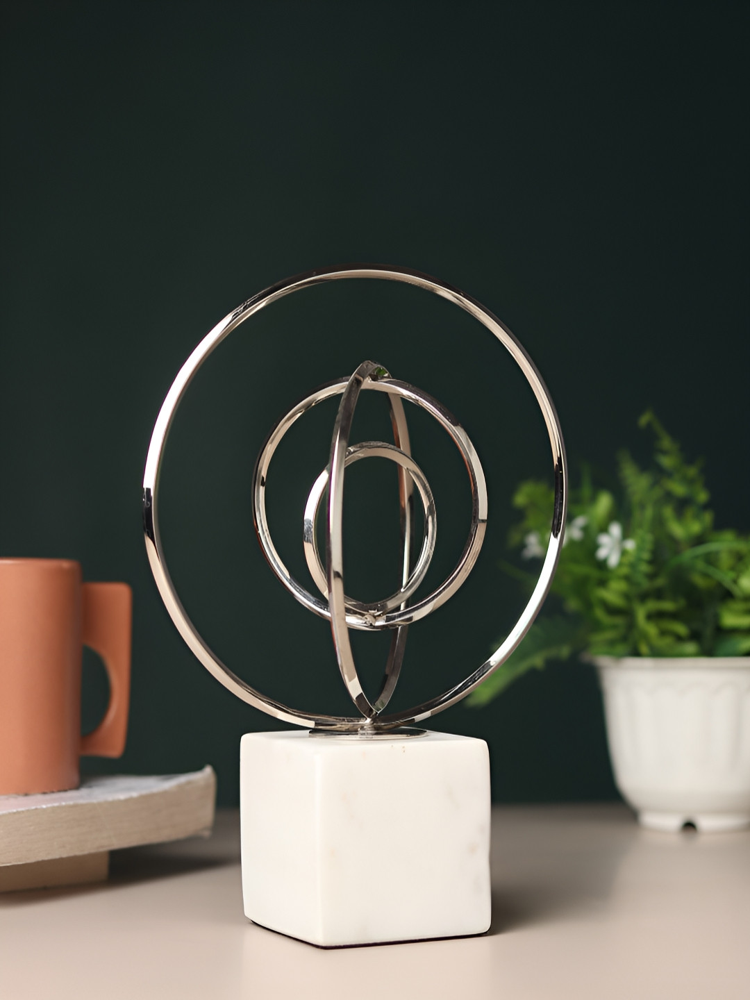 Decor de Maison Seamless Circle Ensemble Silver Metal Metallic Living Room Small Showpiece - 8.7 Inches