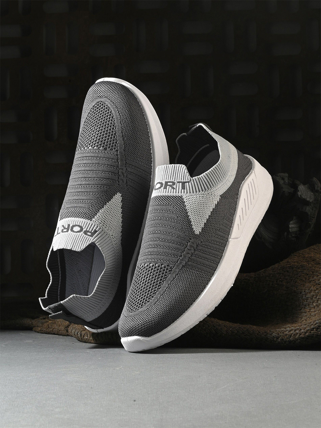 port Men Textile Running Non-Marking Shoes