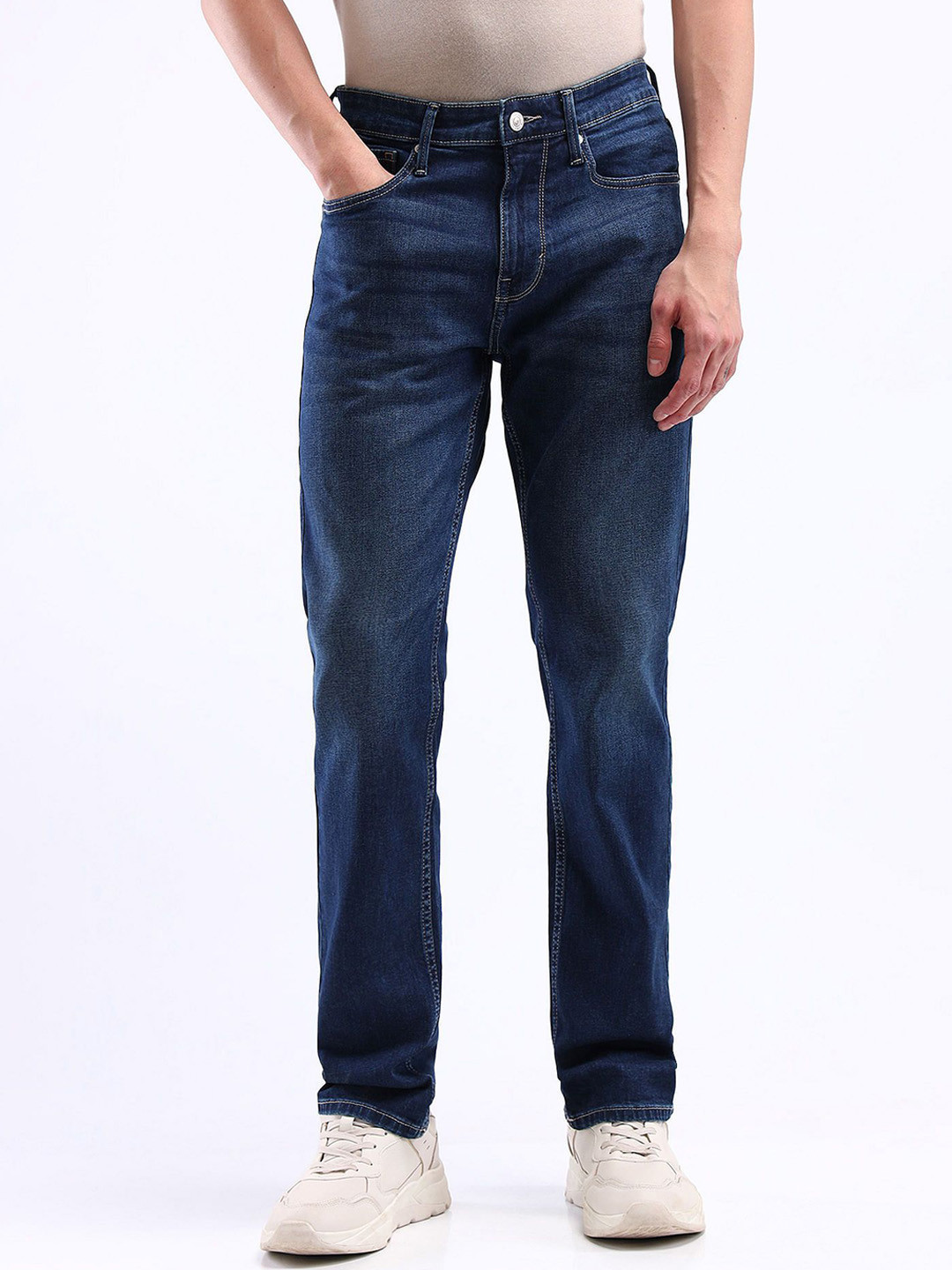 Flying Machine Men Straight Fit Light Fade Stretchable Jeans