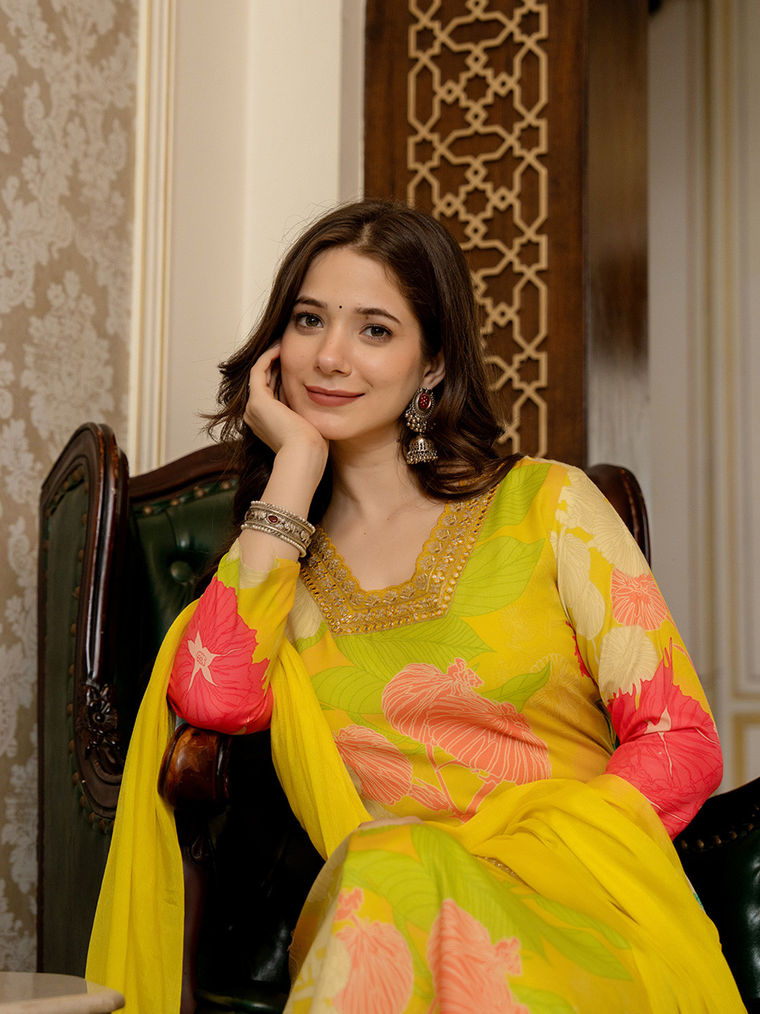 AHIKA Floral Printed Square Neck Zari Straight Kurta With Trousers & Dupatta