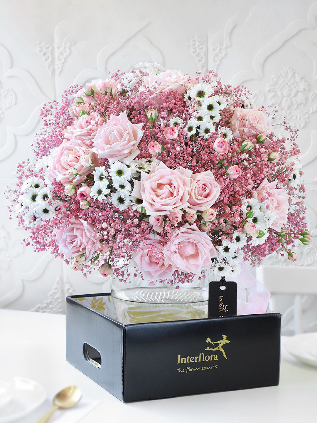 Interflora 40-Pcs Mixed Fresh Flowers With Box