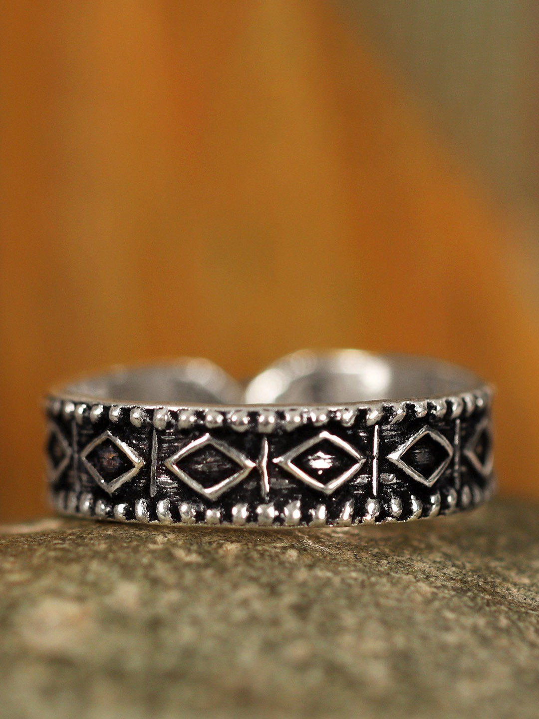 Exotic India Sterling Silver Engraved Daimond Finger Ring