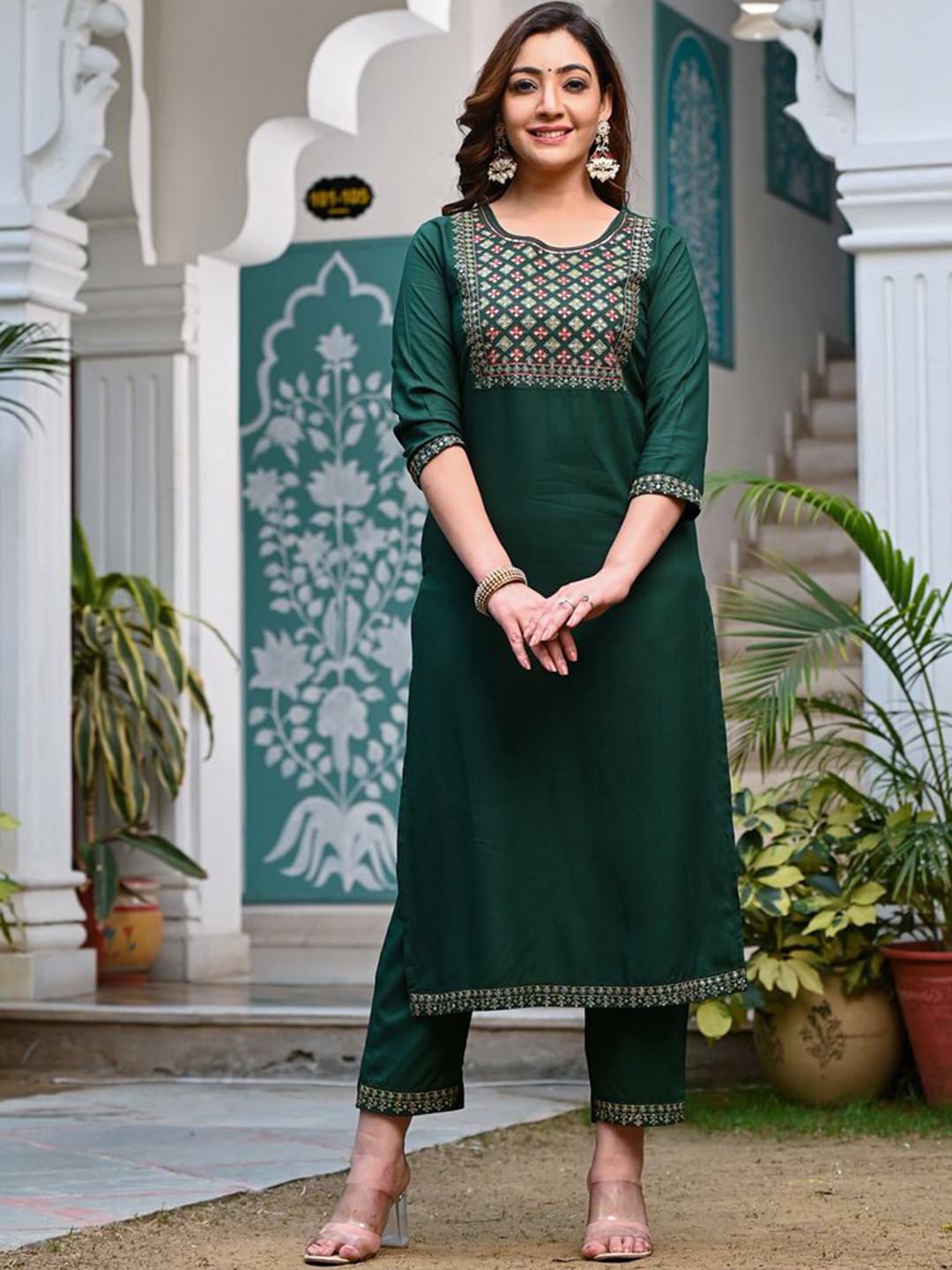 Indi INSIDE Ethnic Motifs Yoke Design Thread Work Straight Kurta With Trousers