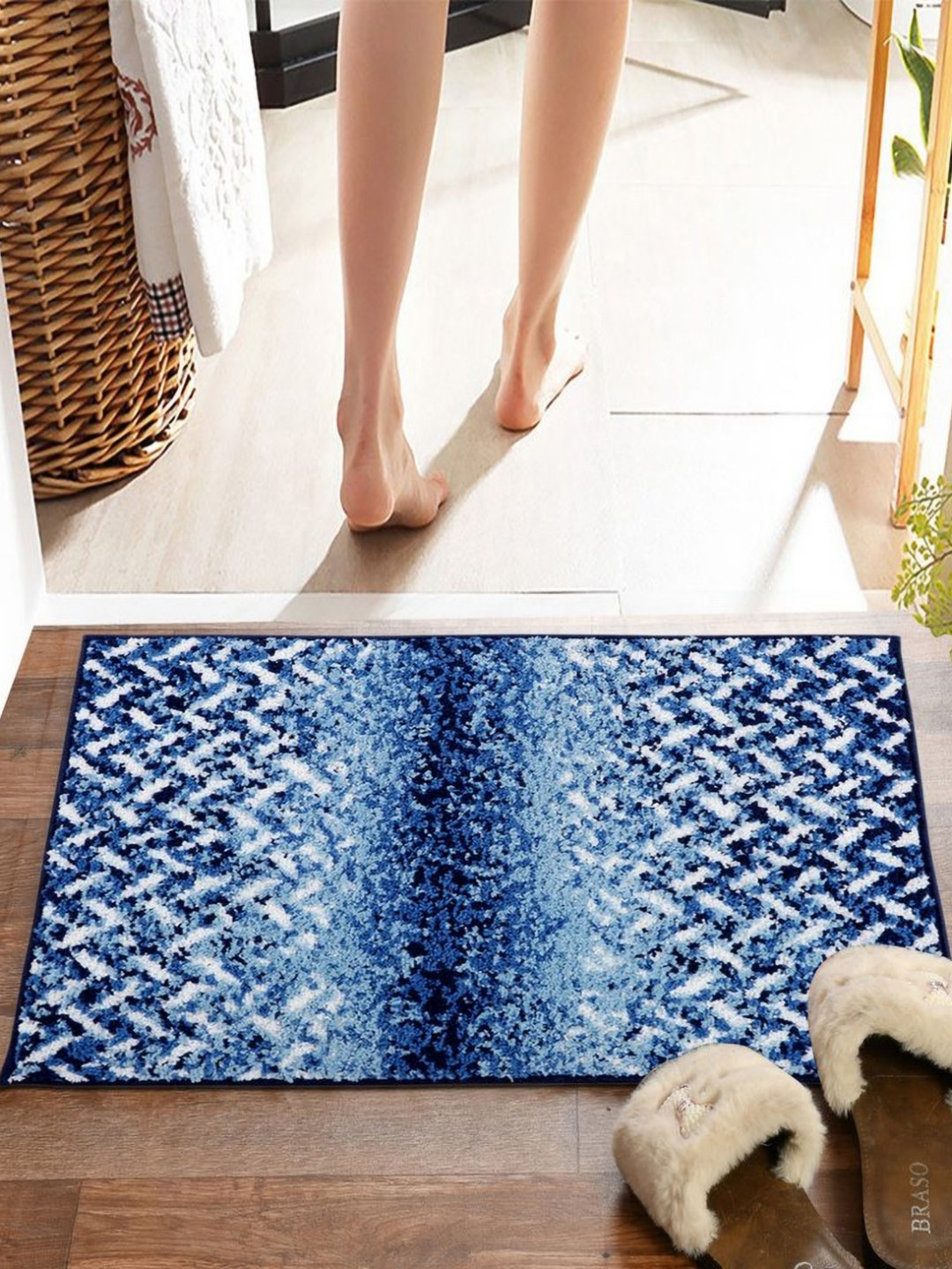 Pano Munic Blue & White Geometric 2000 GSM Anti-Skid Bath Rug
