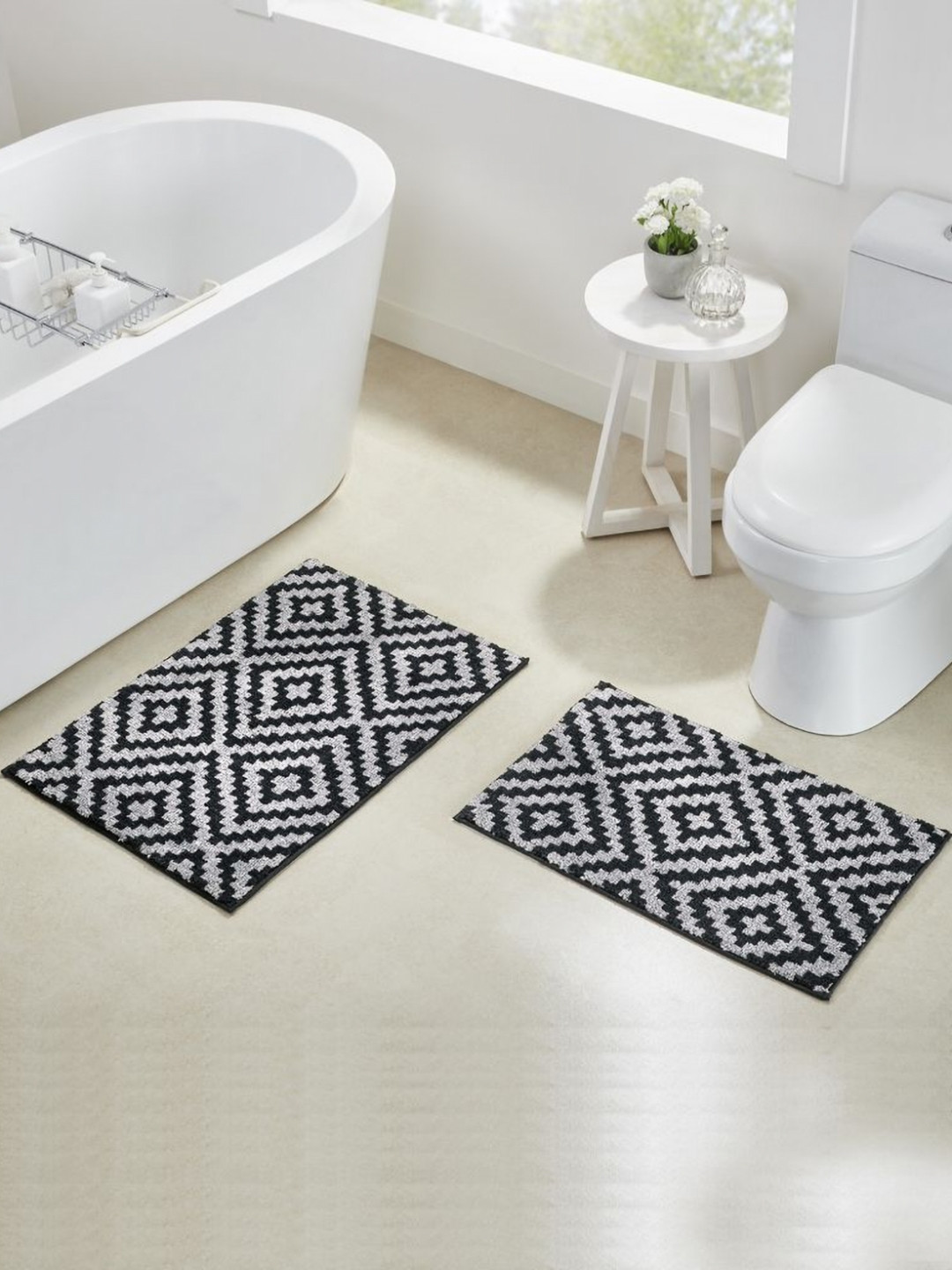 Pano Black & Silver Toned Diamond Knitted 2000 GSM Microfibre Anti-Skid Bath Rug