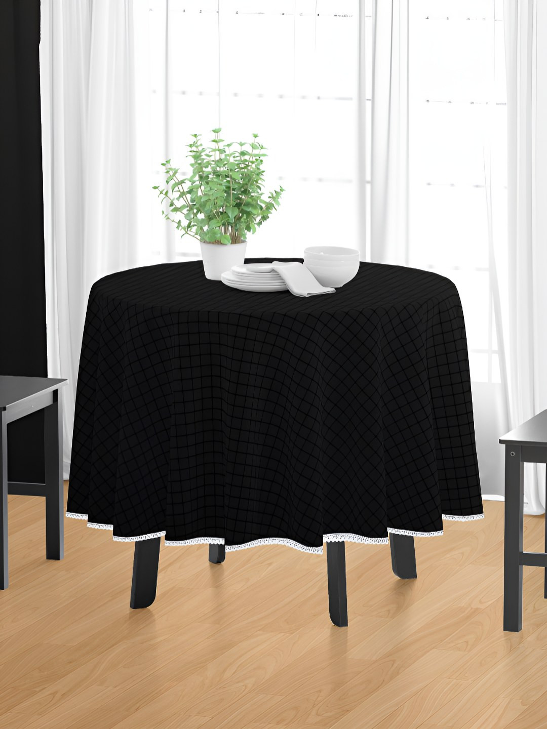 HOME COLORS.IN Black & White Geometric Cotton Round 4-Seater Table Cover