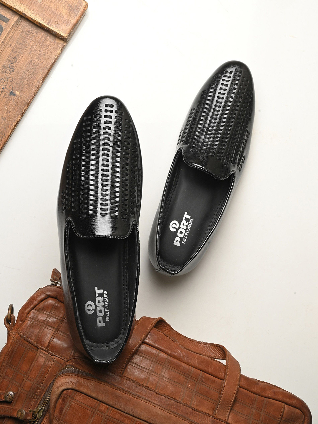 port Men Textured Slip-On Ethnic Mojaris
