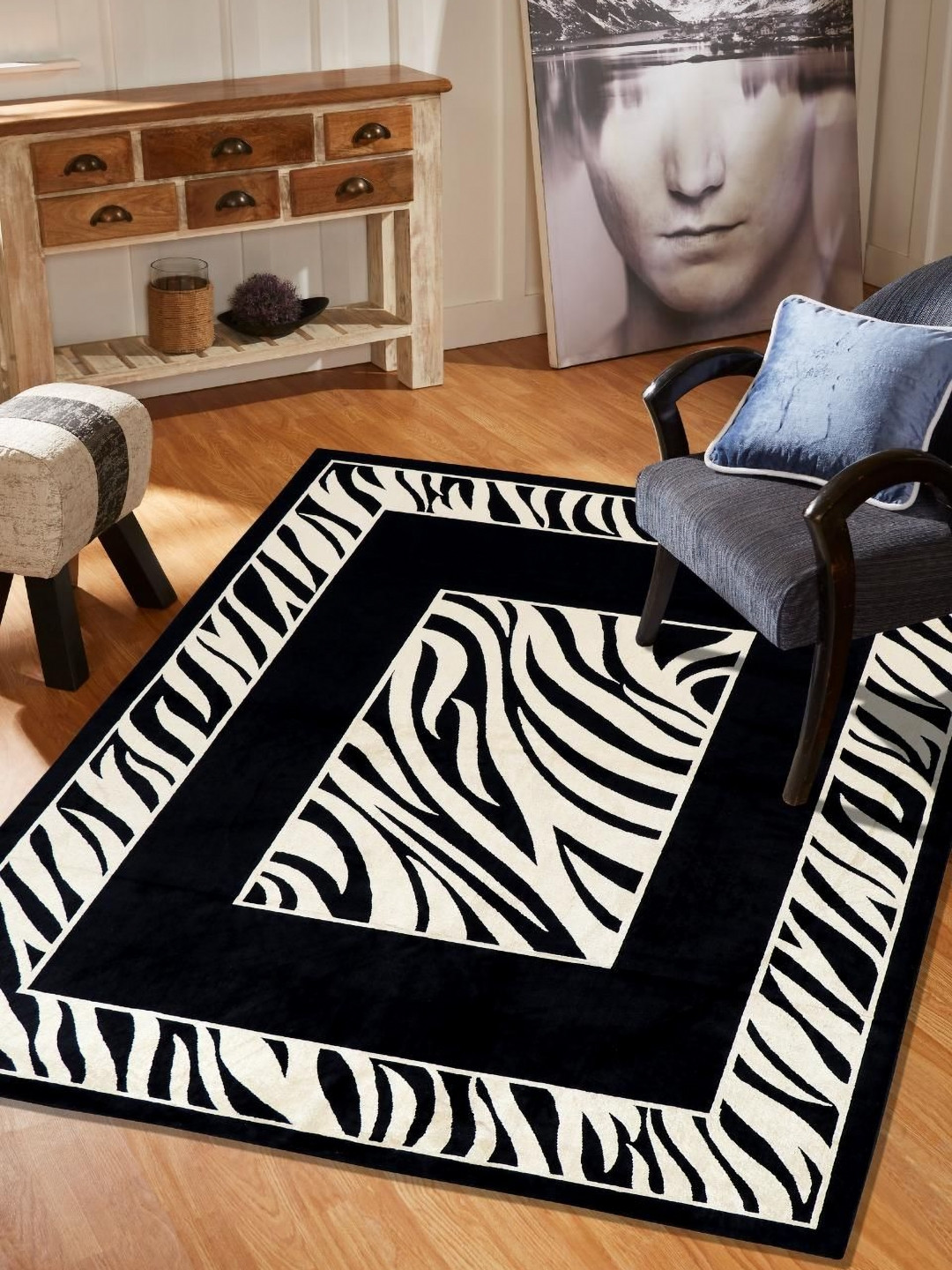 MODEFE Black & Cream Abstract Anti-Skid Carpet