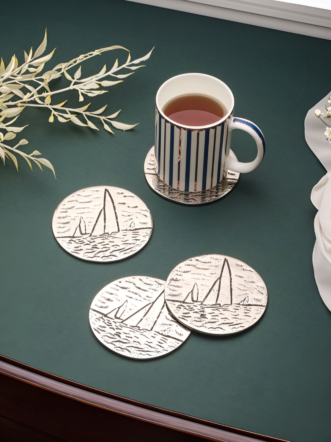 Troveas Silver Toned 4 Pieces Boat Printed Round Coasters