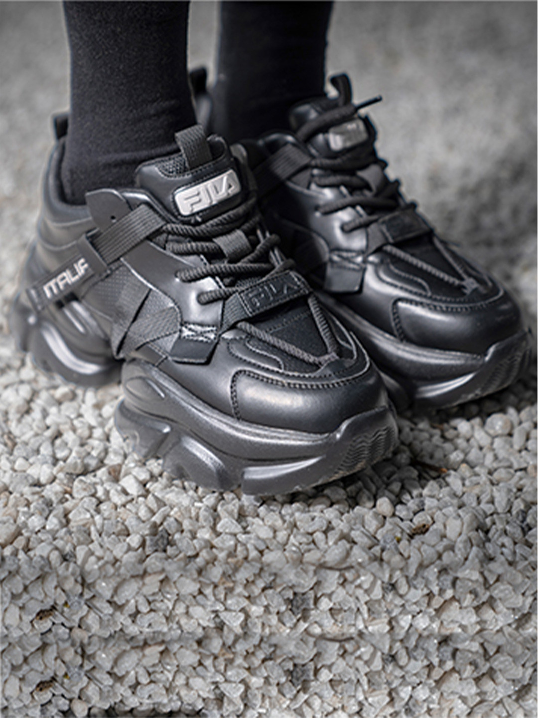 FILA Women ENVI HALLI Round Toe Arch Support Insole Lightweight Sneakers