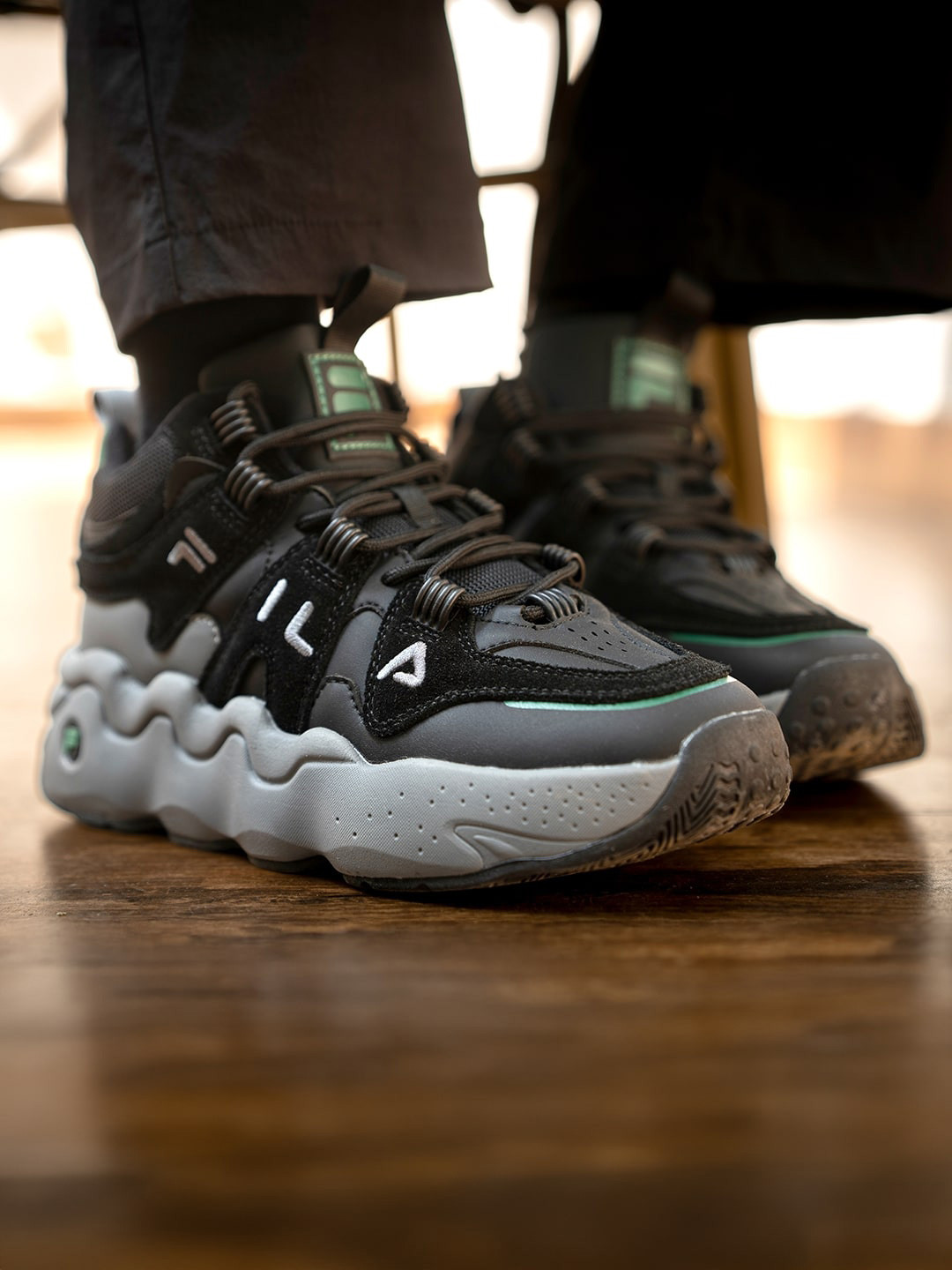 FILA Unisex RI-TSS HIGH III Round Toe Arch Support Insole Lightweight Sneakers