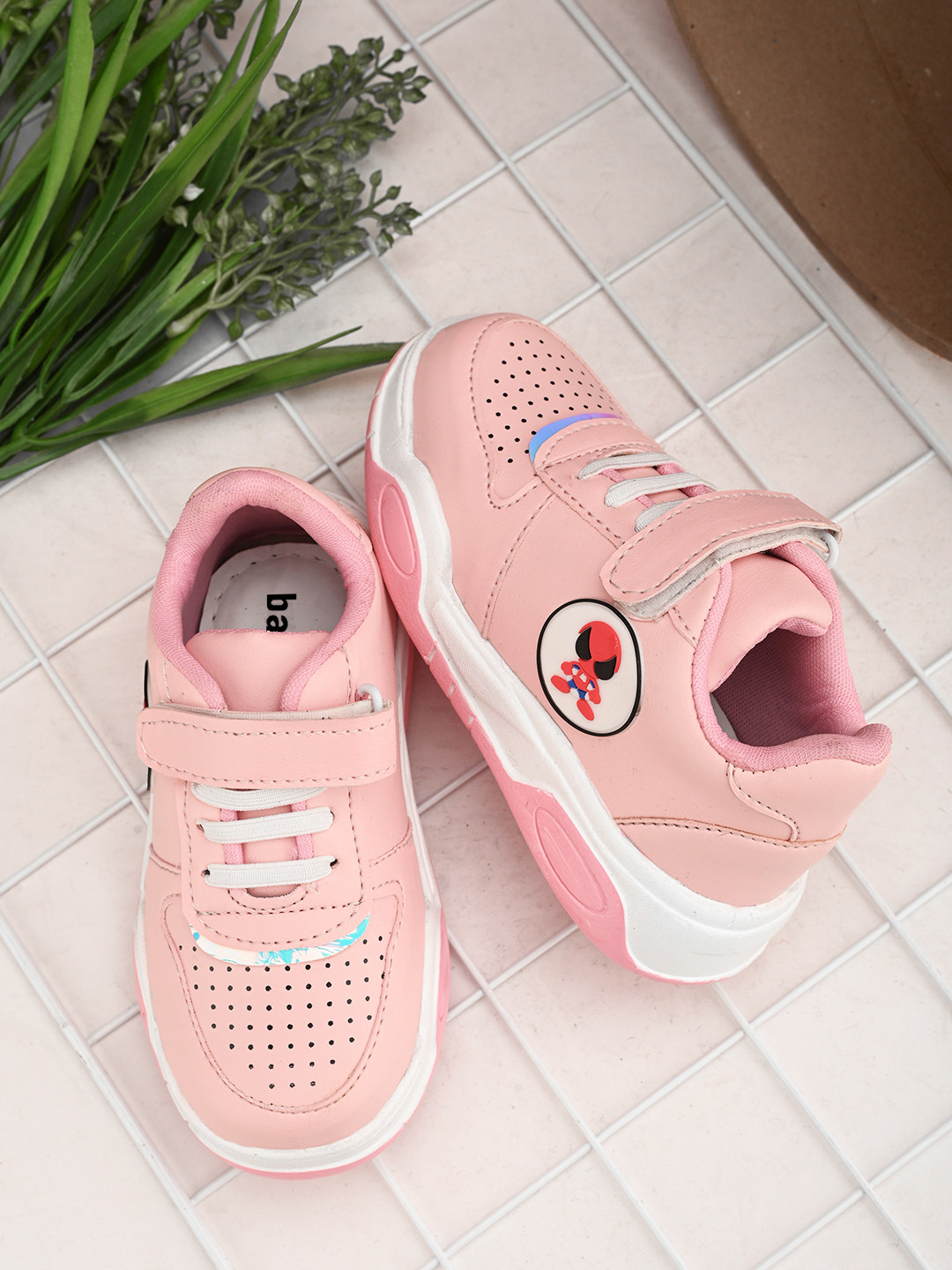 BAESD Unisex Kids Spider-Man Perforations Lightweight Sneakers