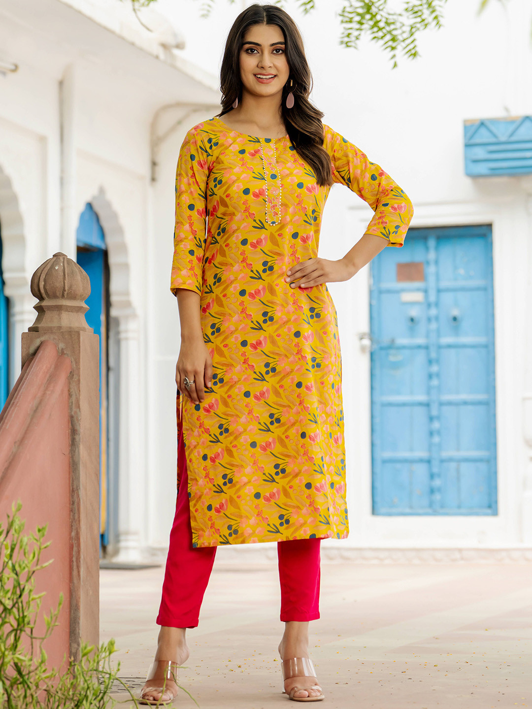 GAYRAA Floral Printed Round Neck Gotta Patti Pure Cotton Straight Kurta