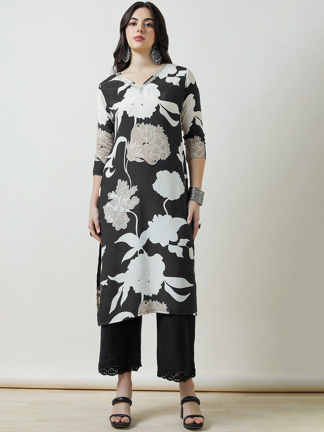 Soch Women Viscose Muslin Botanical Print Kurta With Gotta Patti