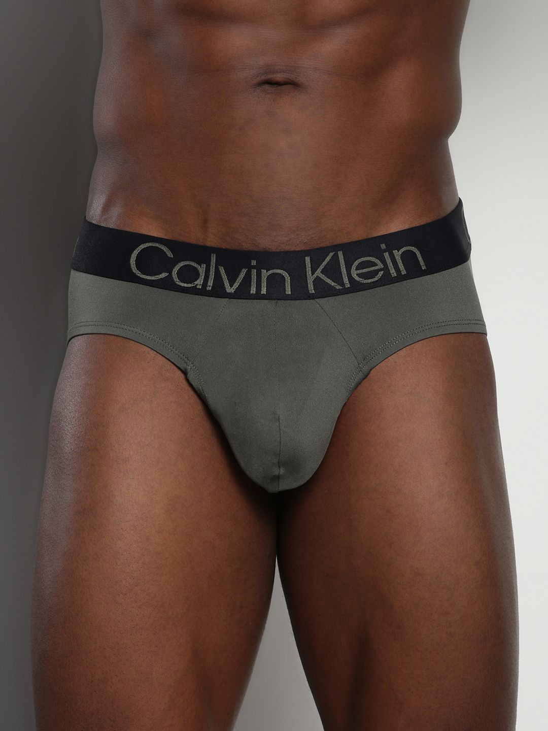 Calvin Klein Underwear Men Solid Low-Rise Basic Briefs HBFH23001PST