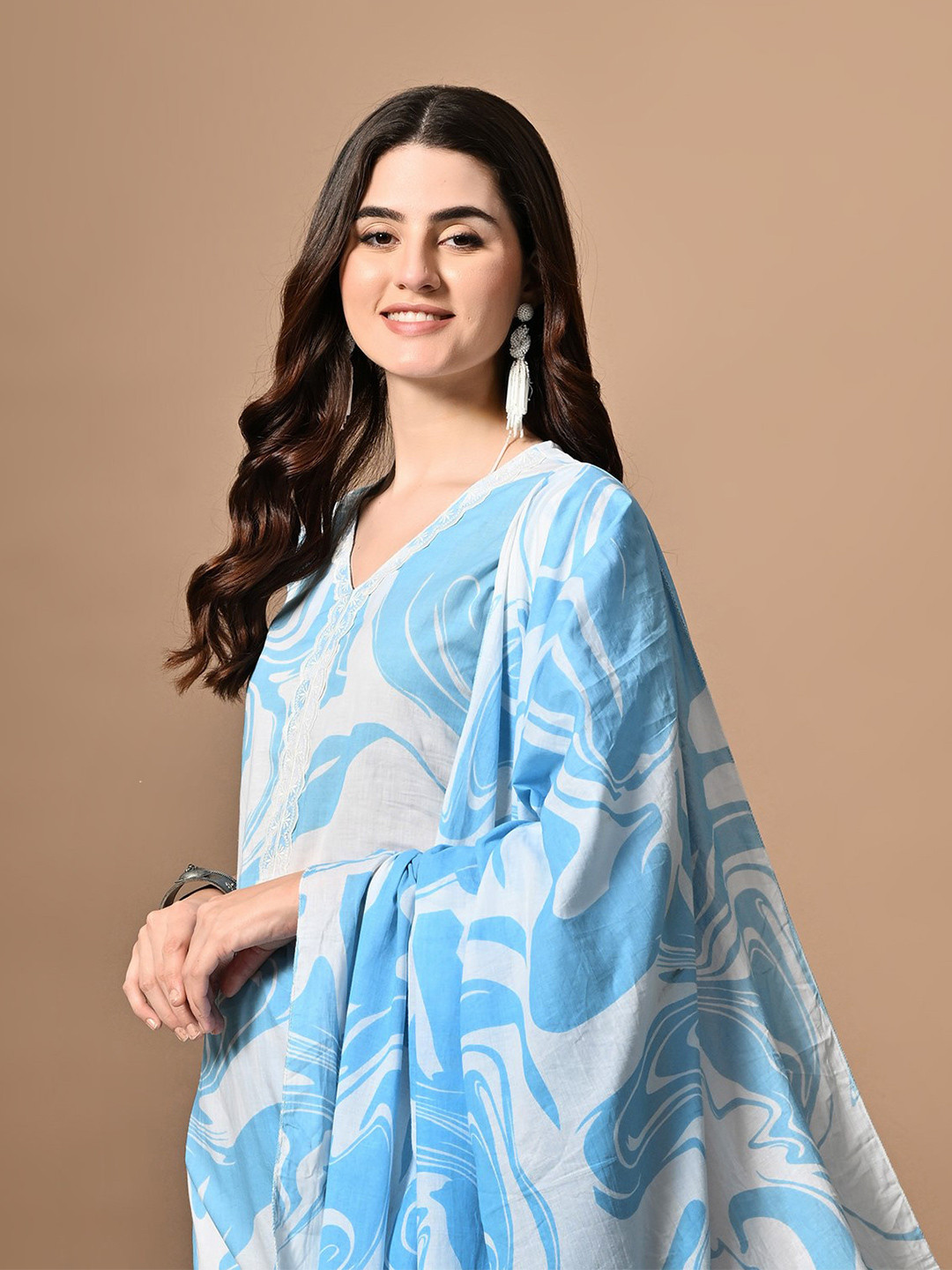 DORIYA Floral Printed V-Neck Thread Work Straight Kurta With Trousers & Dupatta
