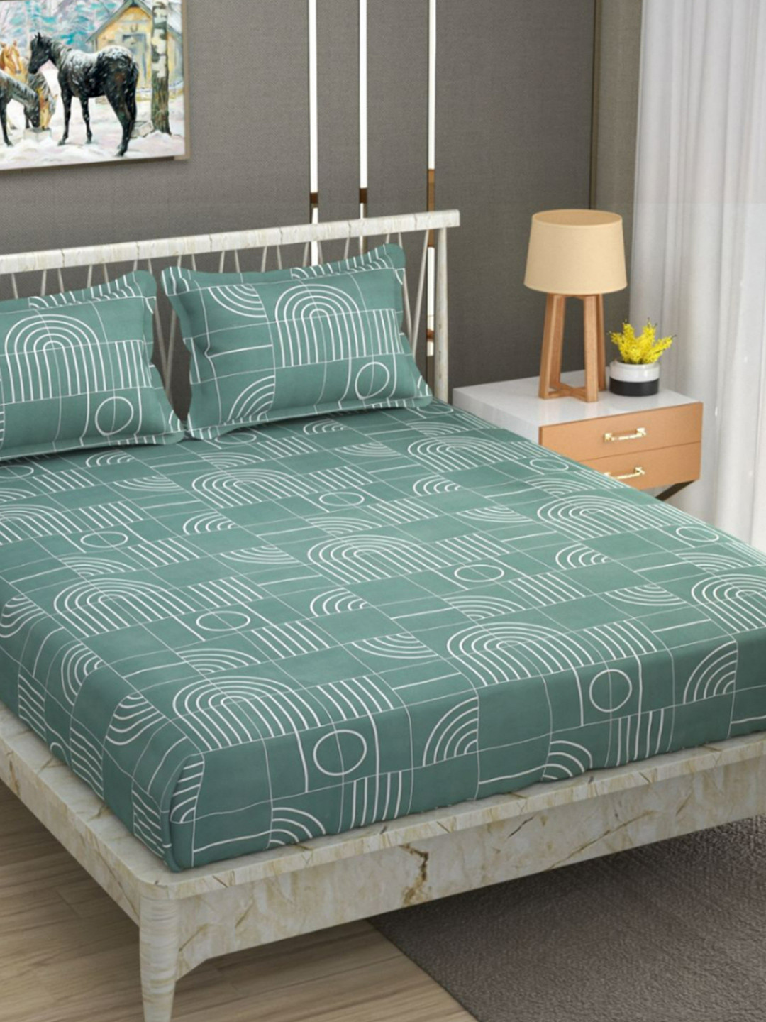 UrbanArts Green Geometric Polycotton 300 TC Fitted King Fine Bedsheet with 2 Pillow Covers-93 x 61 inches