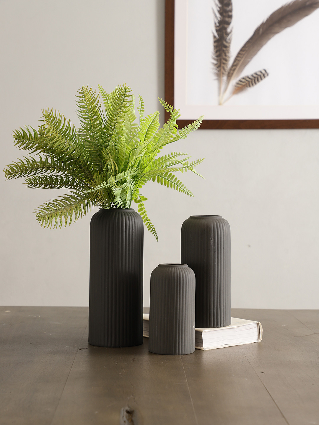 The Decor Mantra Black 3 Pieces Textured Ceramic Flower Vases