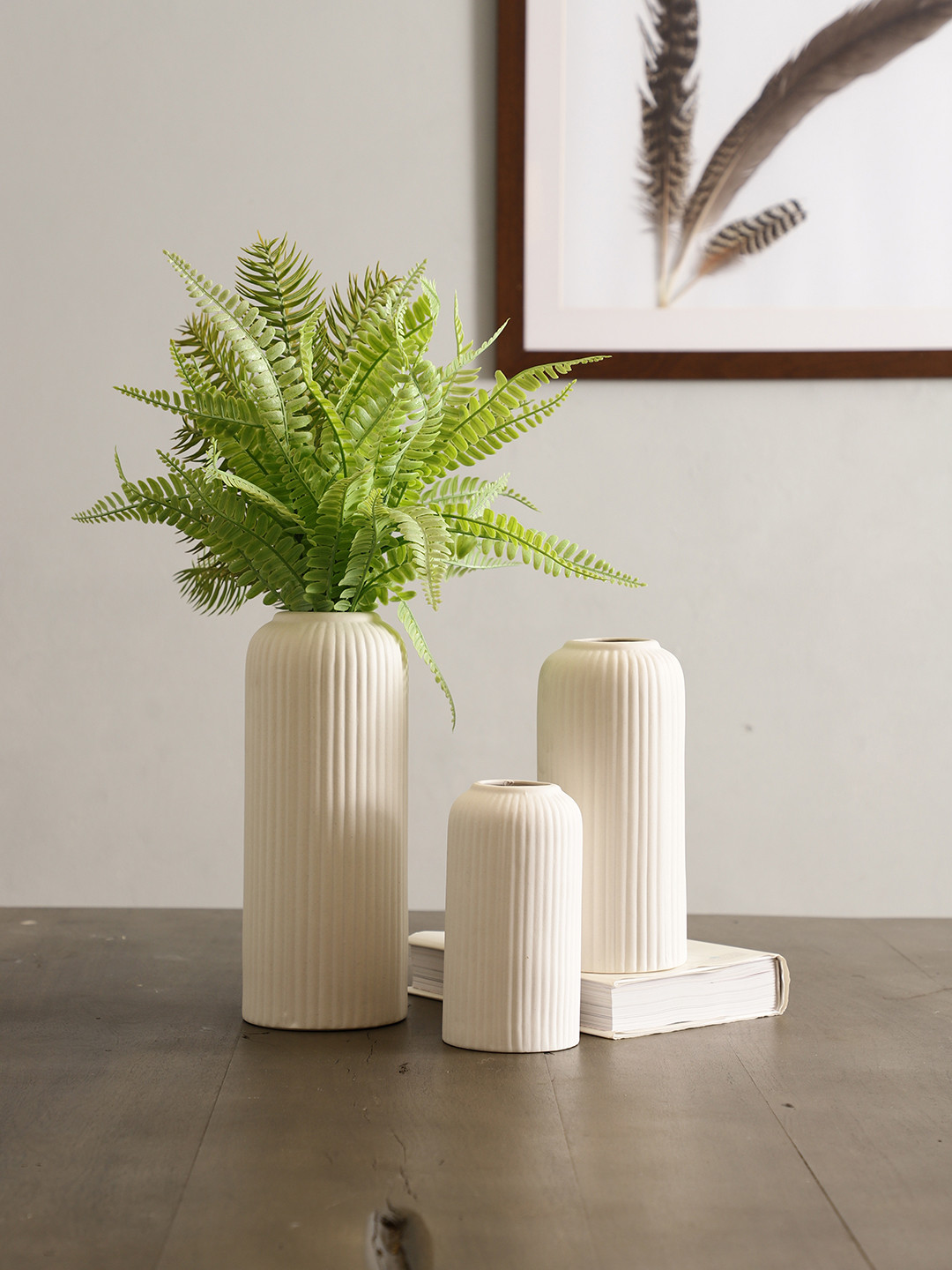 The Decor Mantra White 3 Pieces Textured Ceramic Vase