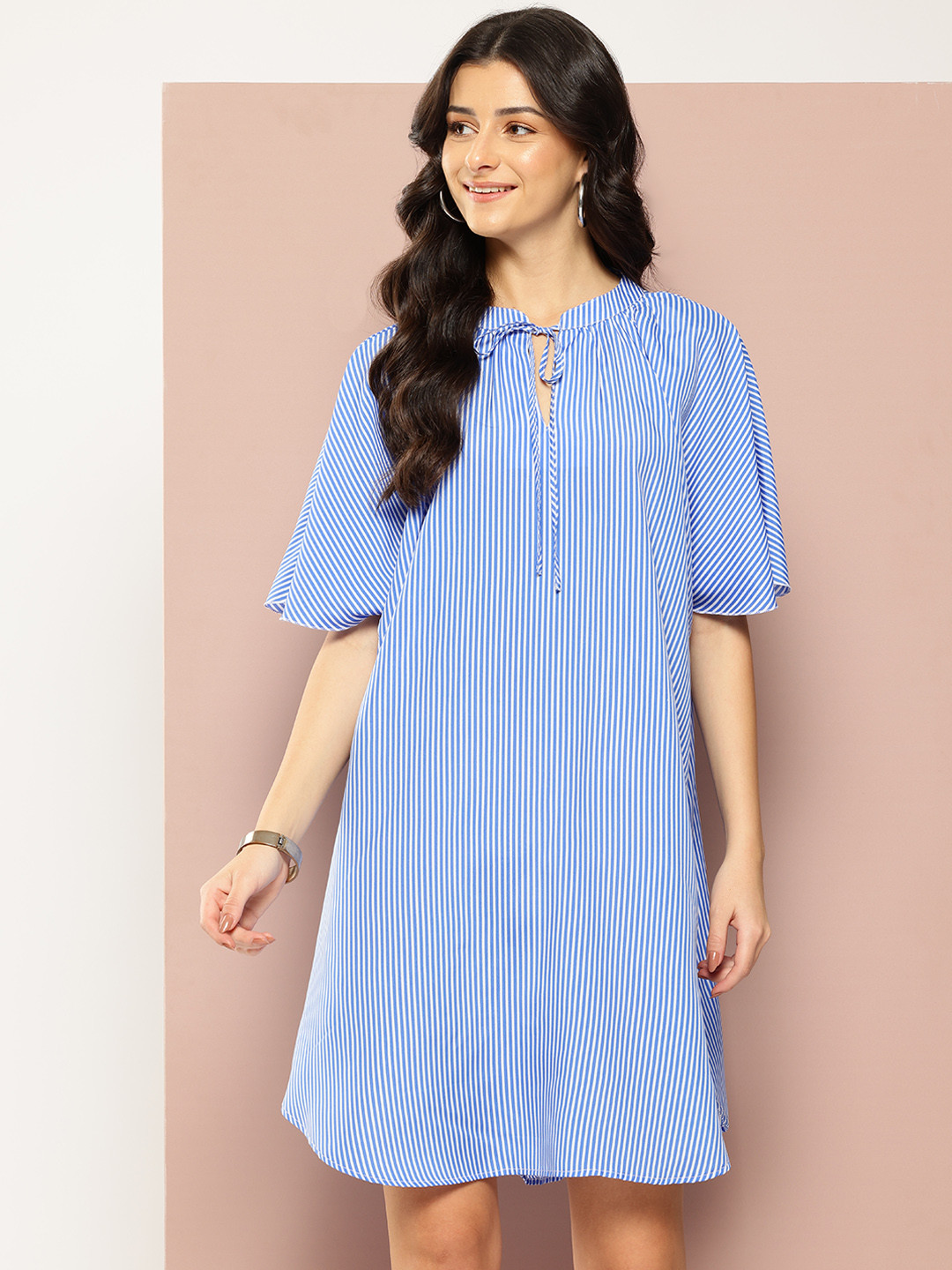 Qurvii Striped Tie-Up Neck Flared Sleeve Crepe Shift Dress