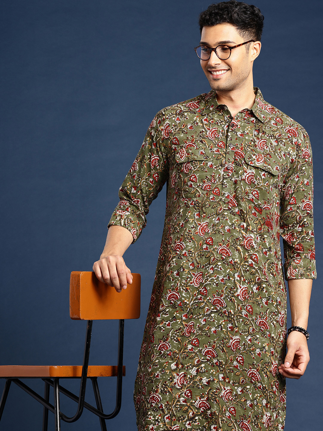 Taavi Men Floral Hand Block Printed Kurta