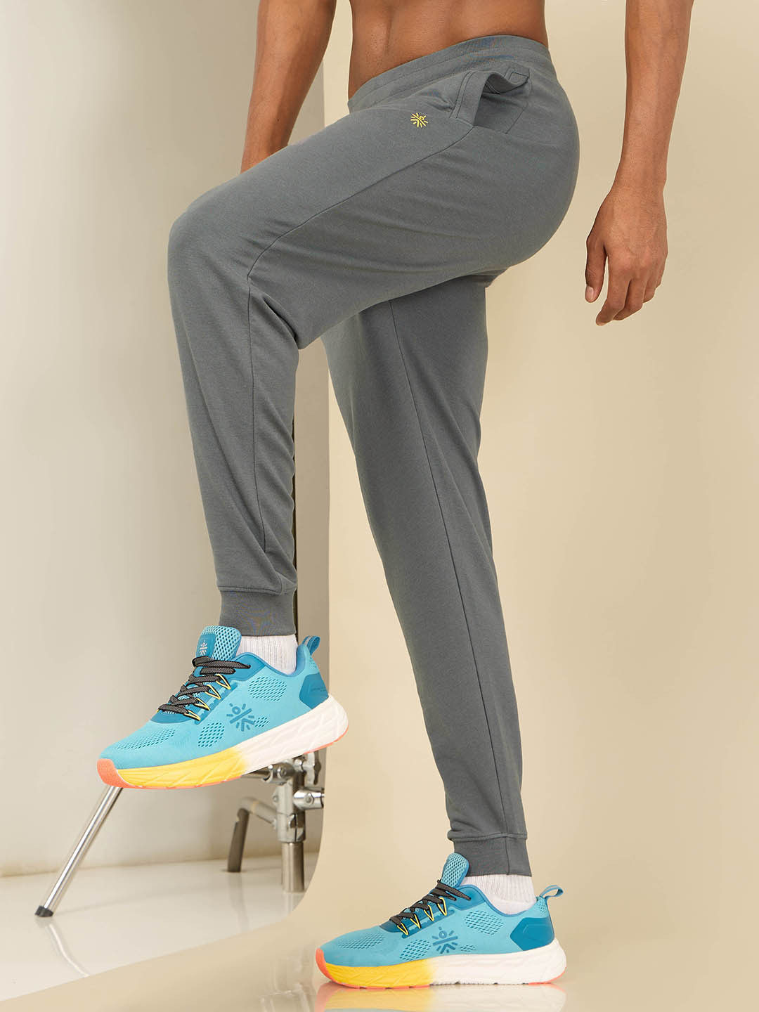 CULT Cult Leisure Men Mid Rise Joggers