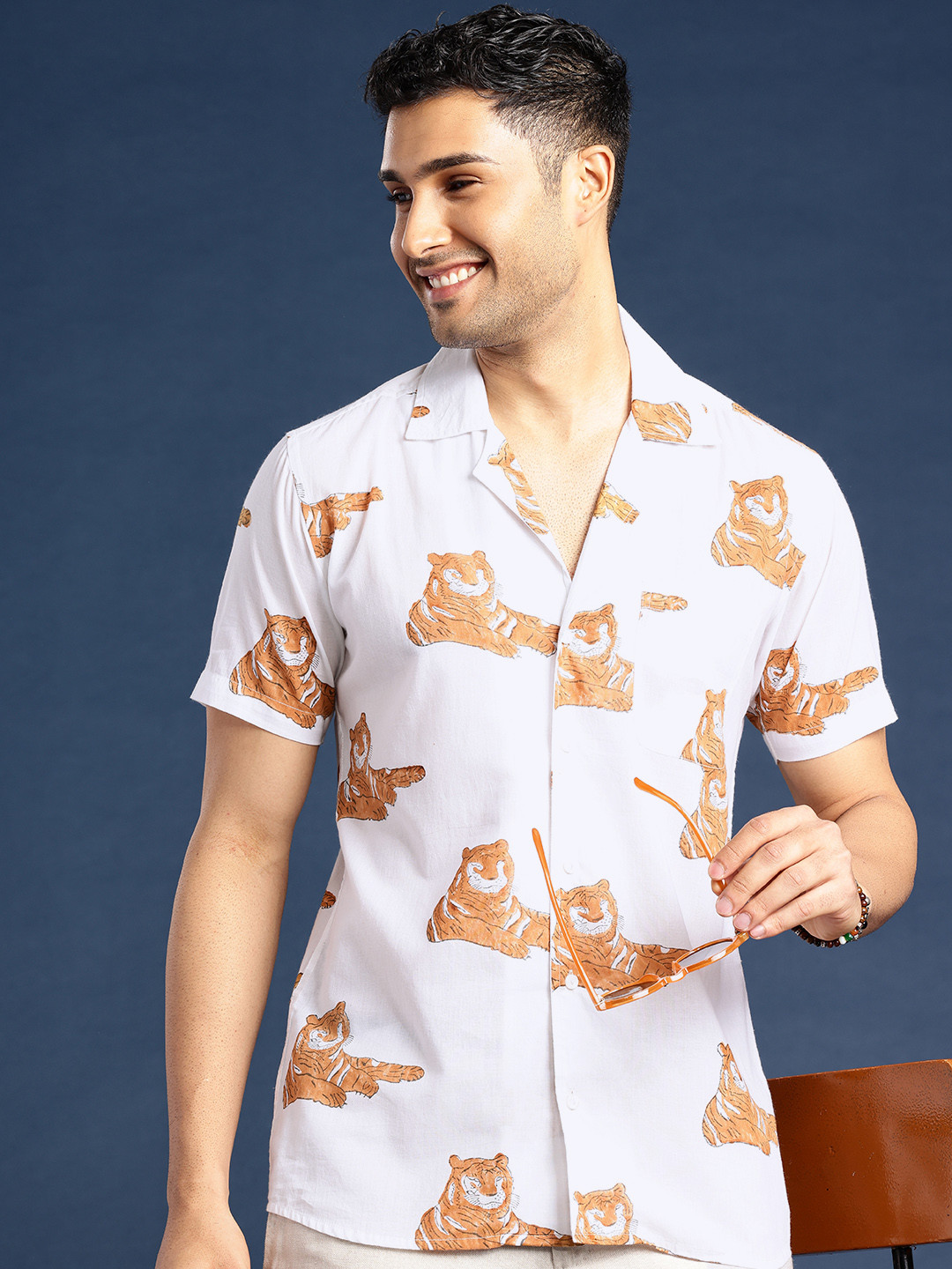 Taavi Men Comfort Block Printed Fauna Motifs Casual Shirt
