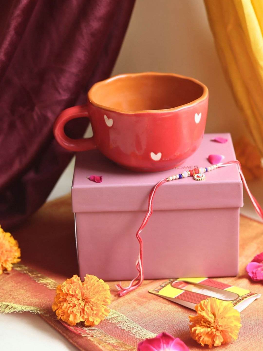 WEAVING HOMES Set Of 1 Rakhi With Cupid Cup