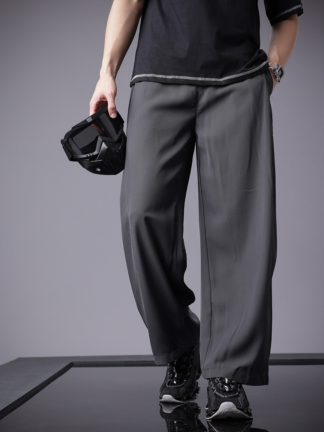 SOKO STREET Men Relaxed Fit Pleated Trousers
