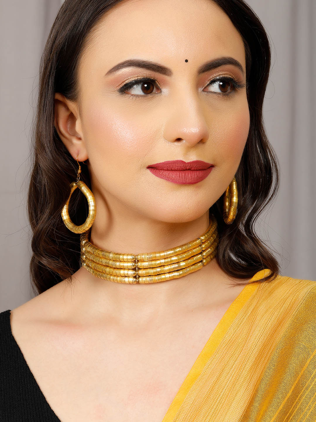 VIVAZS Gold-Toned Kundan Choker Jewellery Set With Hoop Earrings