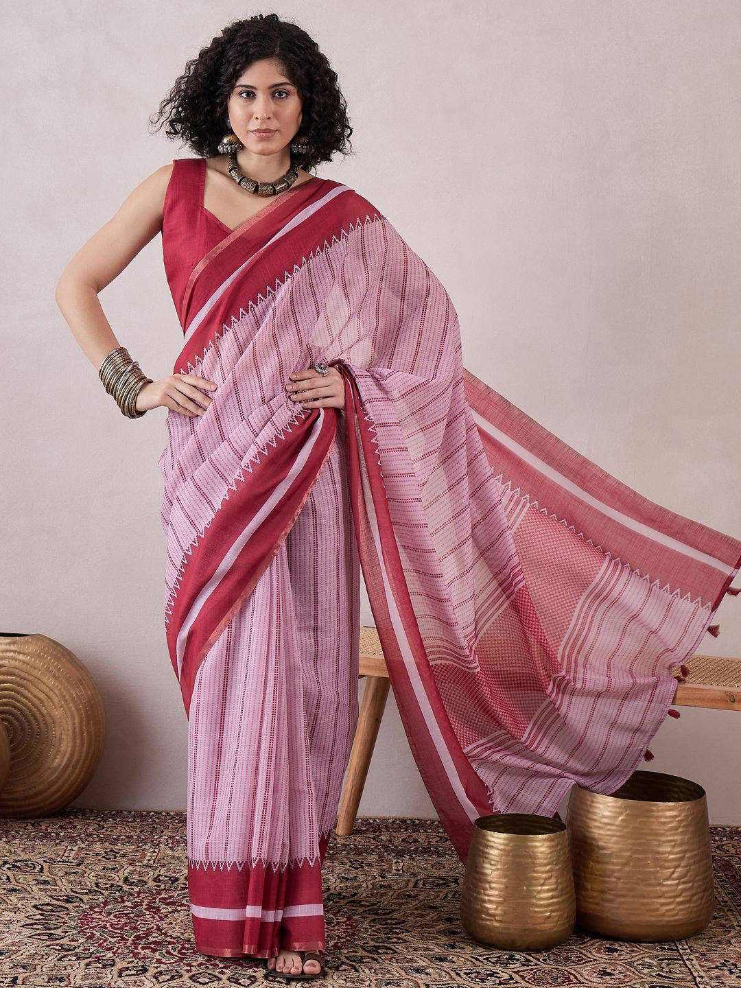 AHIKA Striped Printed Saree
