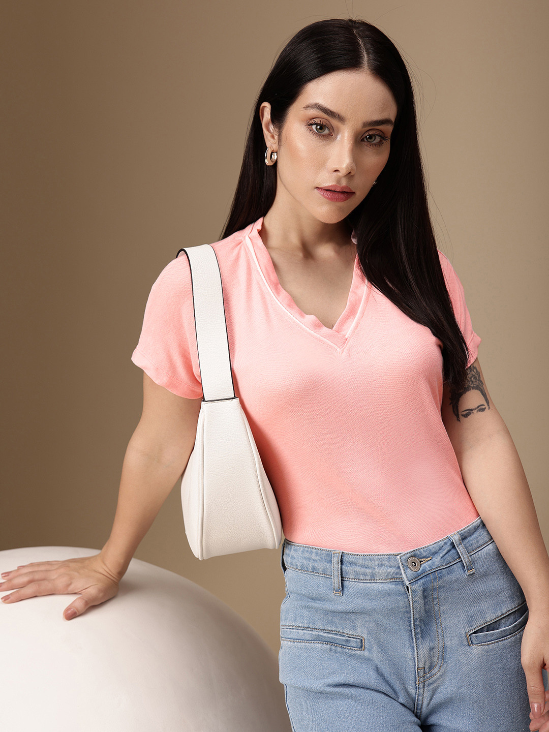 Chemistry V-Neck Extended Sleeves T-shirt
