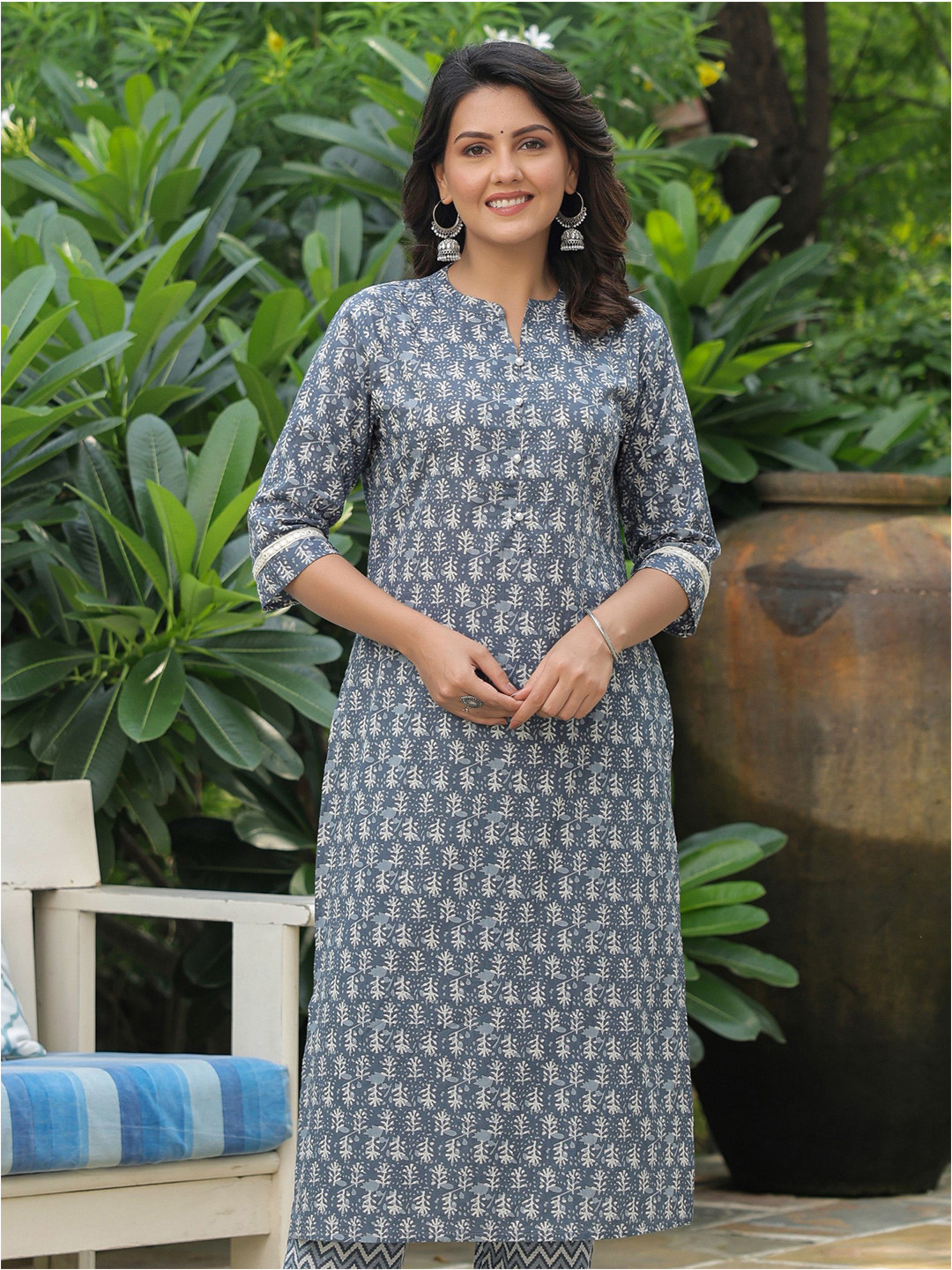 Aramya Ethnic Motifs Block Printed Mandarin Collar Sequins Cotton Straight Kurta