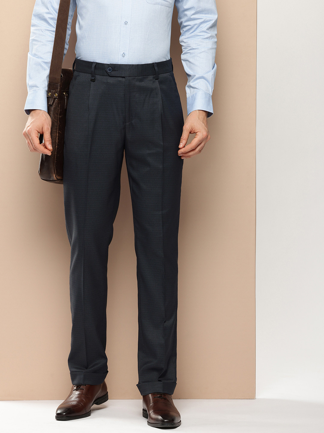 INVICTUS Men Weft Stetch- 2 Way Comfort Stretch Slim Fit Trousers