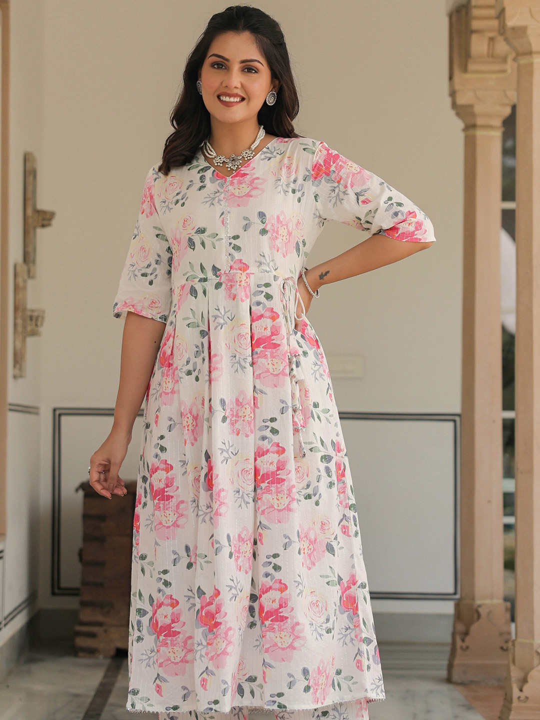 Aramya Floral Printed V-Neck Gotta Patti Lurex Cotton A-Line Kurta