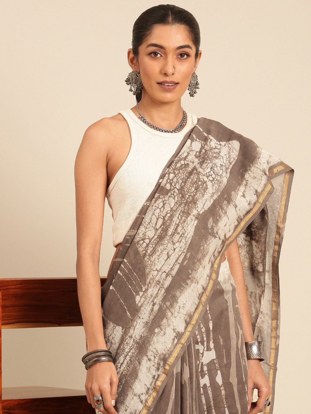 Women Dabu Printed Chanderi Silk Saree With Border Details