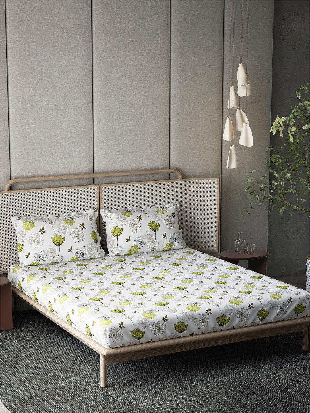 DDecor Live Beautiful Green Floral Cotton Dotted 144 TC King 2 Bedsheet with 4 Pillow Covers-108 x 108 inches