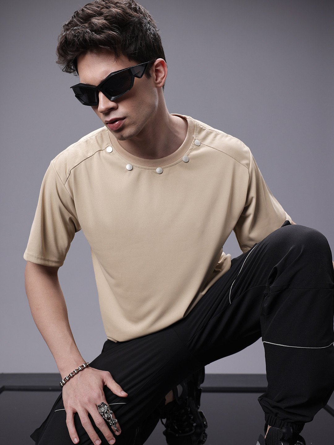 SOKO STREET Relaxed Fit Drop-Shoulder Sleeves T-shirt With Snap Button Detail