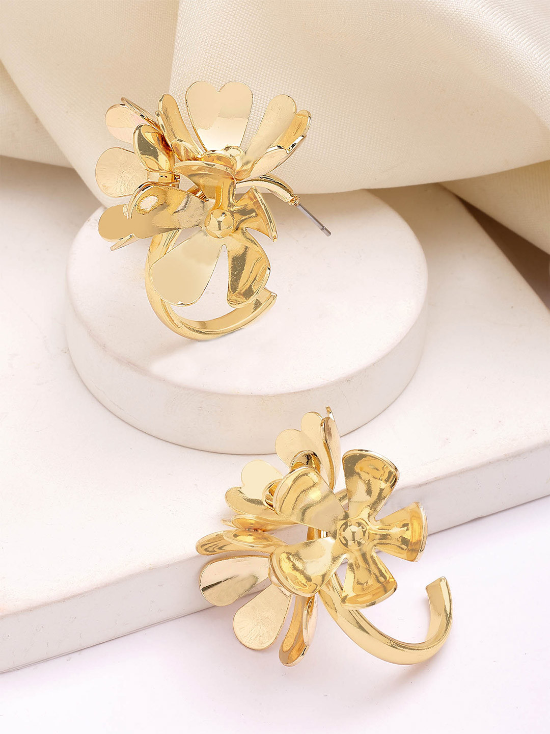 Bohey by KARATCART Contemporary Studs Earrings