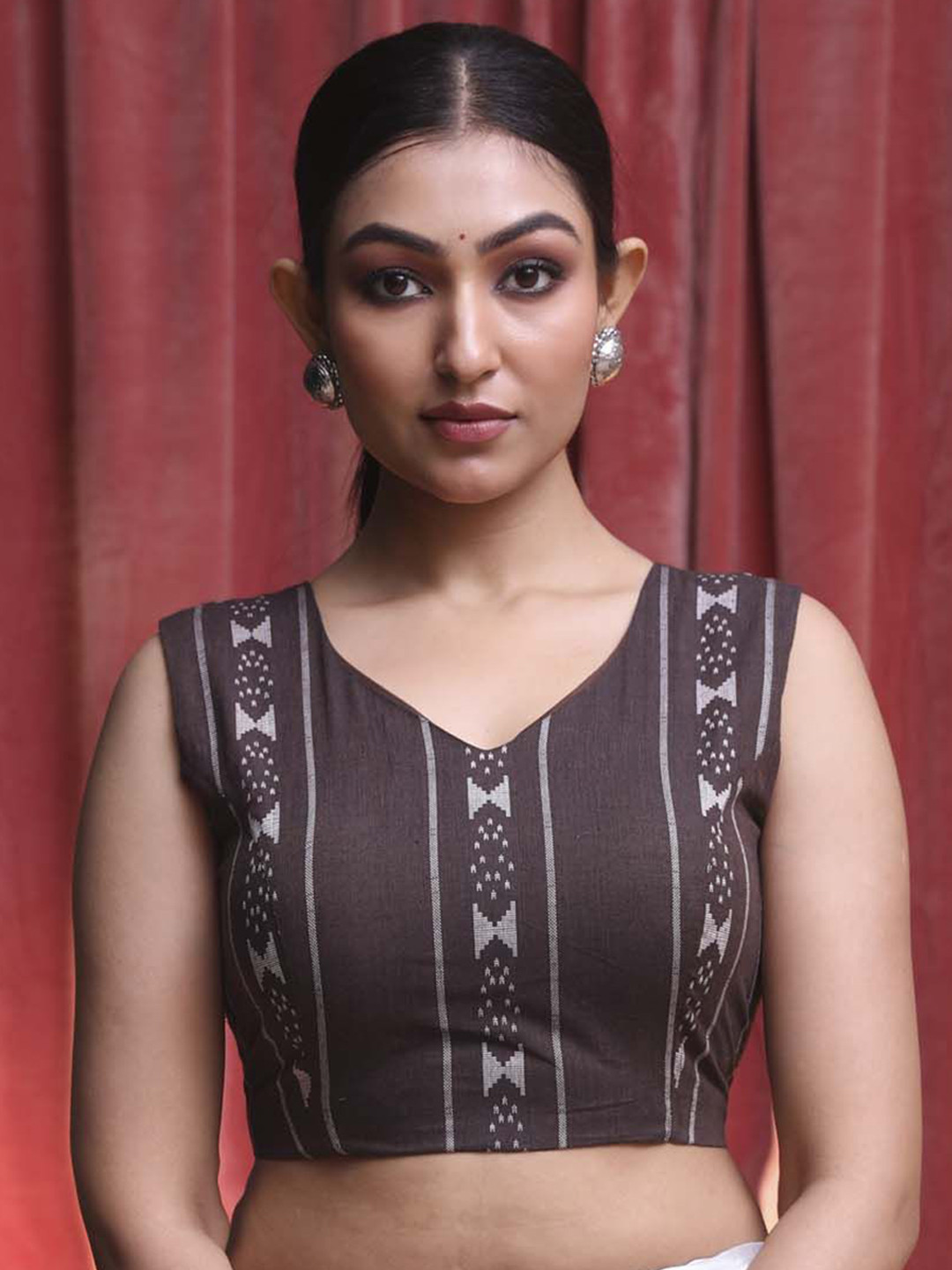 Indethnic V Neck Sleeveless Ikkat Printed Saree Blouse