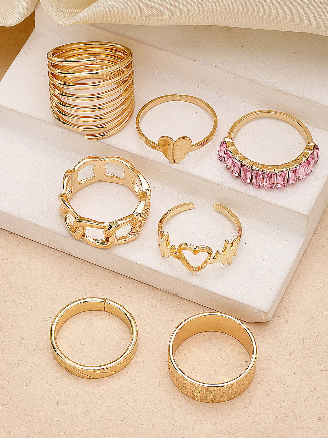 Bohey by KARATCART 5Pcs Gold-Plated Intricate Details Finger Ring