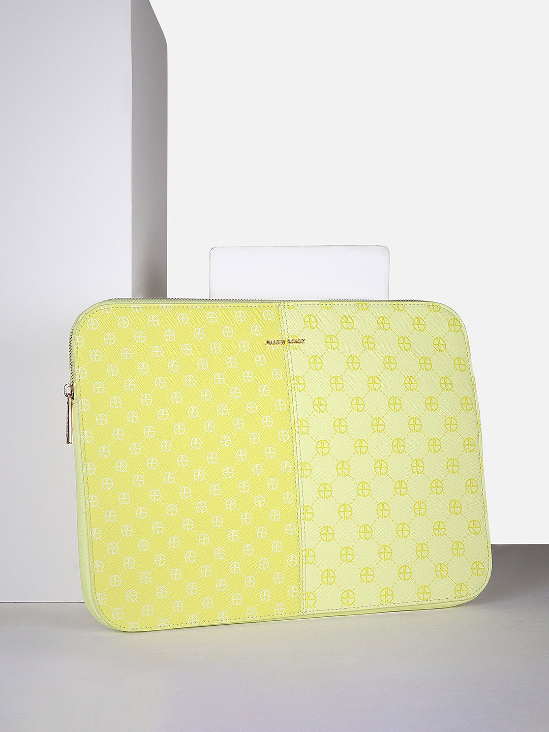 Allen Solly Woman Up To 18 Inch Printed Laptop Bag